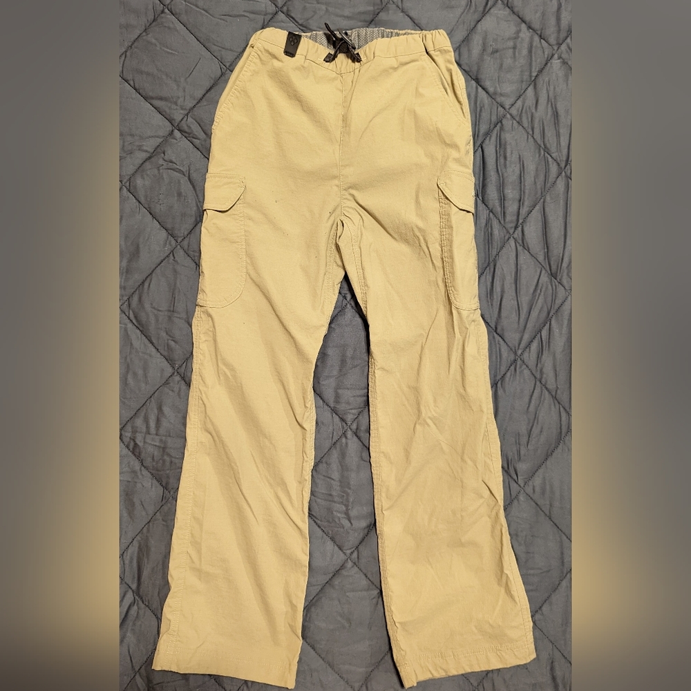 Montbell kids stretch cargo pants size 130 (approximately size 6), tan